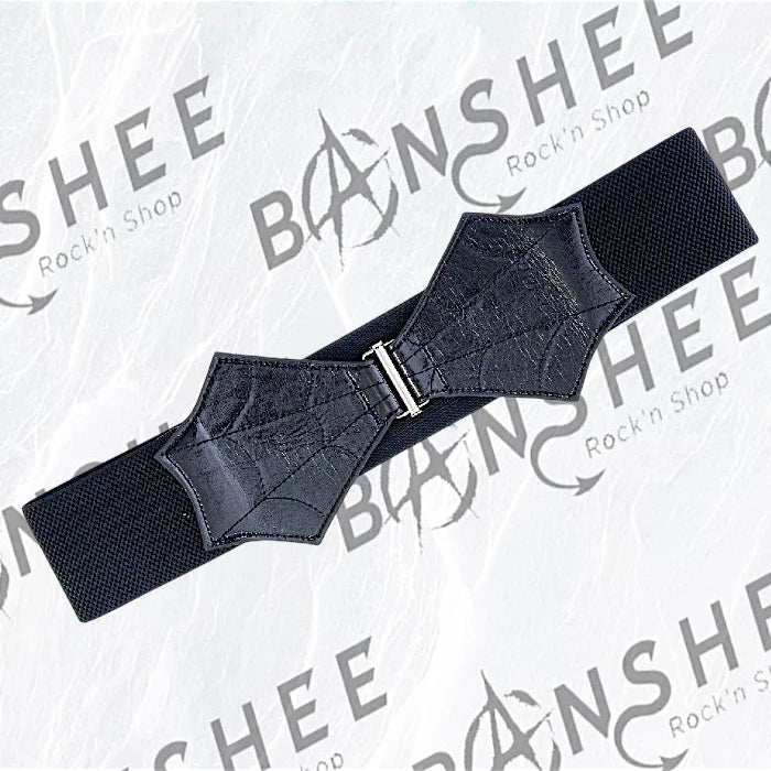 Ceinture élastique noire gothique avec empiècements en similicuir à motifs de toiles d'araignée et boucle métallique argentée centrale.