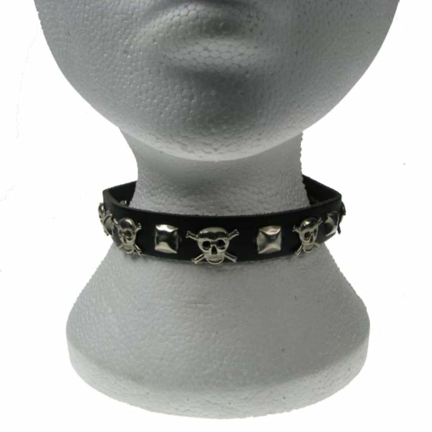 Choker pyramides & skulls punk/gothique/métal Bullet69 NB092