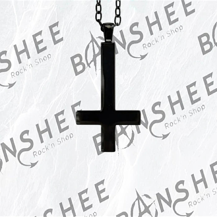 Pendentif croix inversée noire en acier inoxydable finition polie et mate