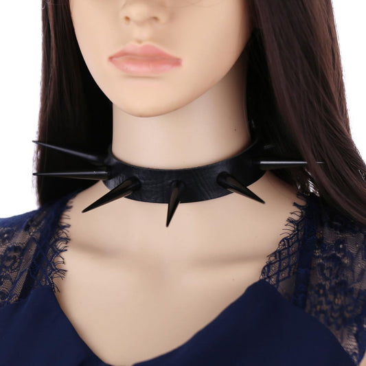 Choker à pointes Moon Attic style punk / gothique / métal MA-JDXQ08