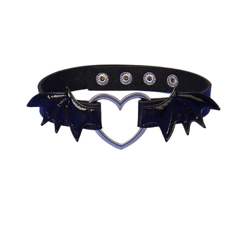 Choker Moon Attic avec coeur style punk / gothique / métal MA-XQ0304B