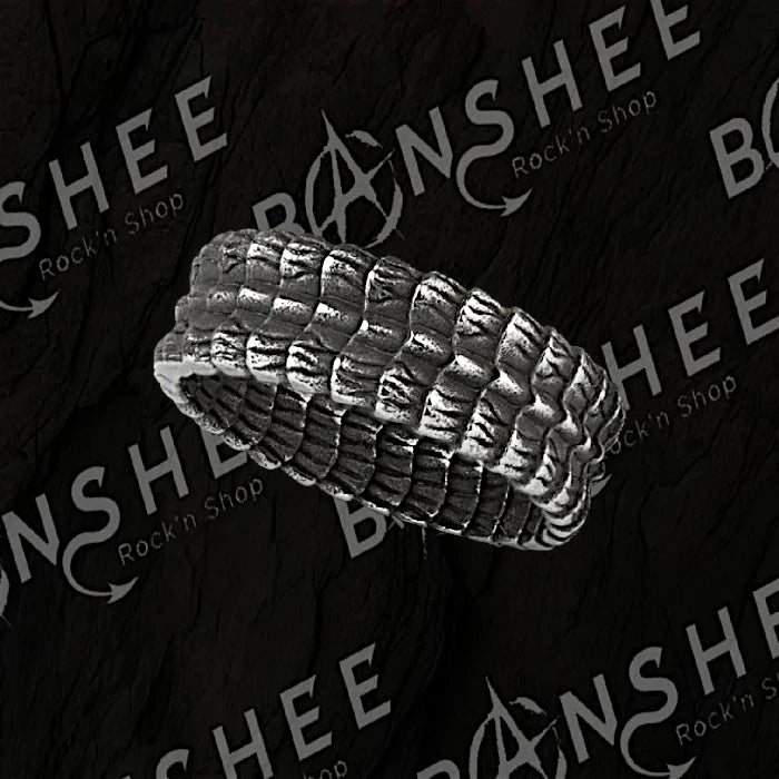 Bague en acier inoxydable avec motif écailles en relief