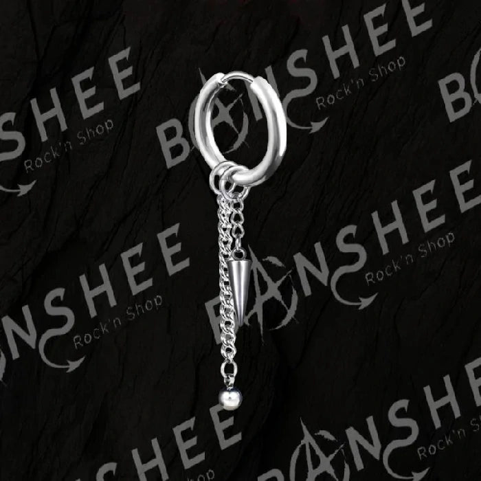 Boucle d'oreille créole pendante en acier inoxydable poli avec pampilles chaînettes, cône et petite perle, marque Moon Attic.