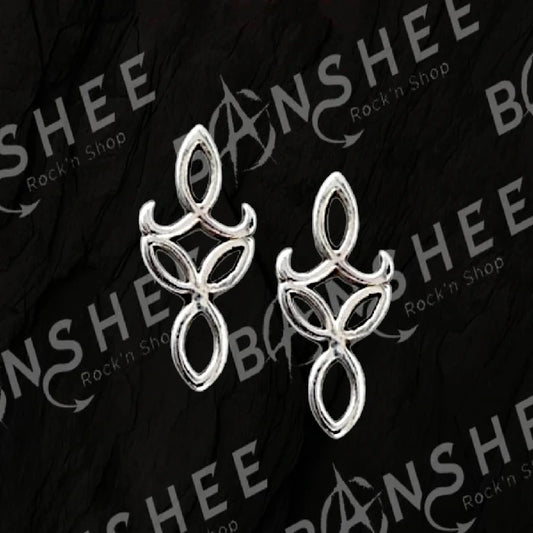 Boucles d'oreilles en argent représentant un nœud de sorcière ajouré