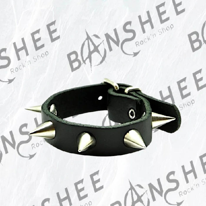 Bracelet en cuir noir avec spikes métalliques et fermeture à boucle réglable