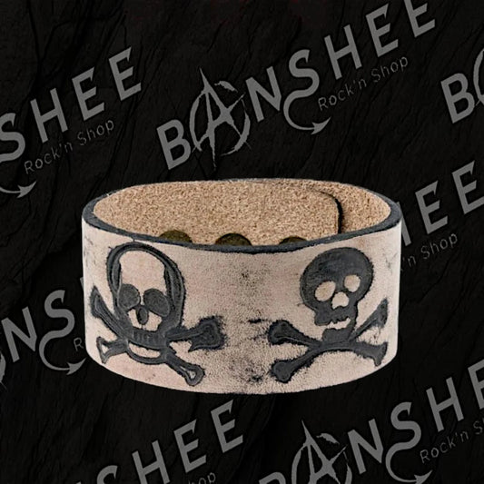 Bracelet en cuir fermé avec têtes de mort et os croisés en relief