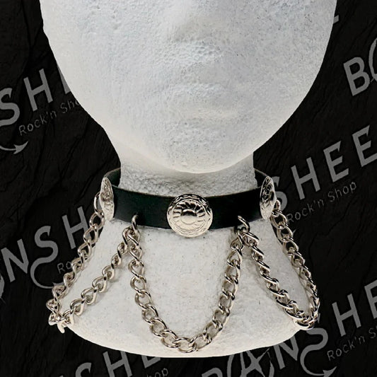 Choker ras de cou en cuir noir avec chaînes et médaillons argentés