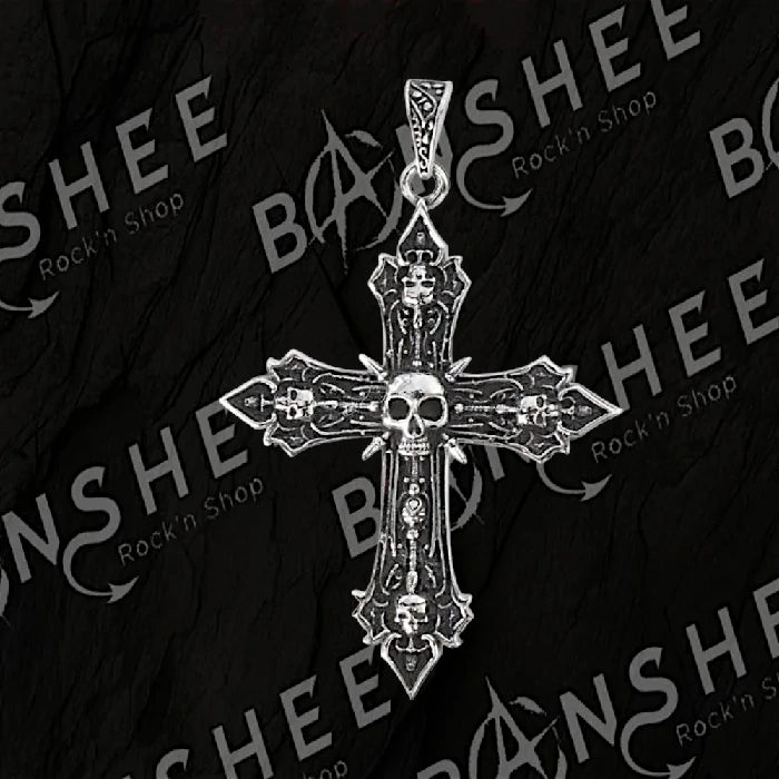 Collier avec pendentif croix gothique ornée de plusieurs têtes de mort en acier inoxydable