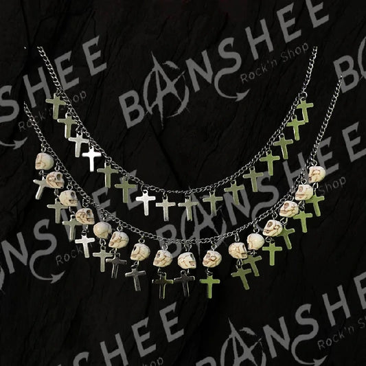 Collier multi-rangs avec pendentifs croix et crânes décoratifs en alliage et résine