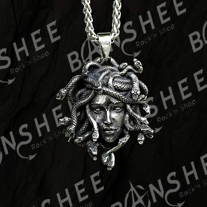 Collier avec pendentif tête de Méduse en acier inoxydable