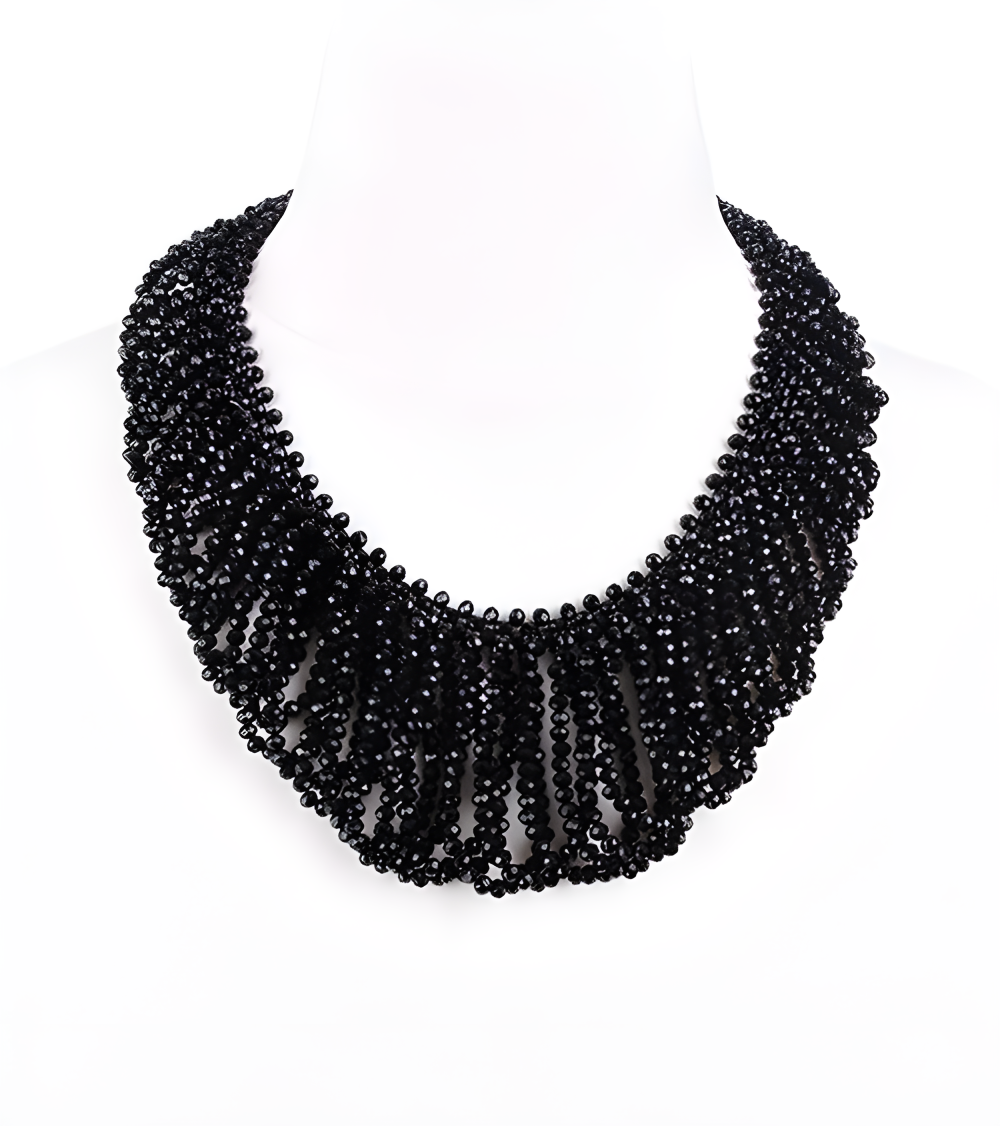 Collier Restyle avec (fausses) perles noires style rock frances